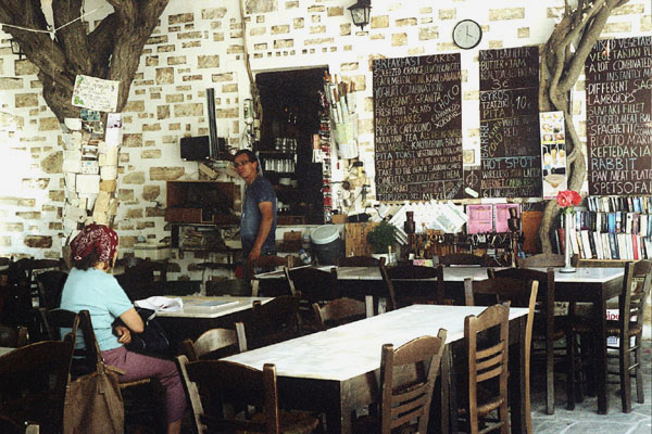 Folgandros le restaurant aux jeux